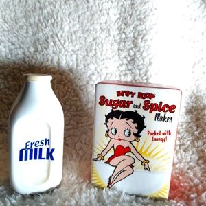 Vintage Betty boop salt and pepper shakers